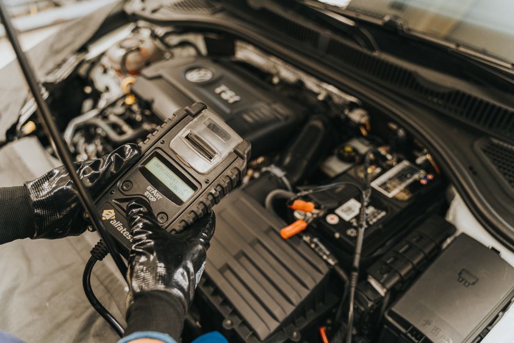 Подключение ноутбука с ODIS к VW e-Golf 2019 во время диагностики